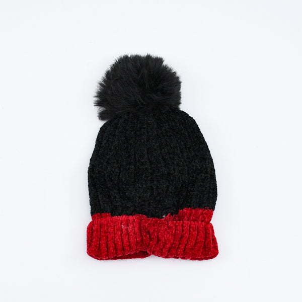 Stylish Smile Pom Pom Beanie