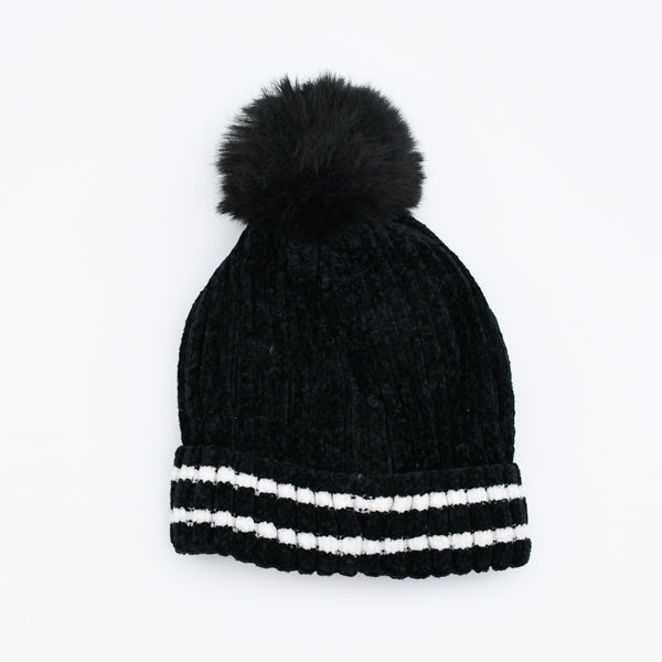 Stylish Smile Pom Pom Beanie