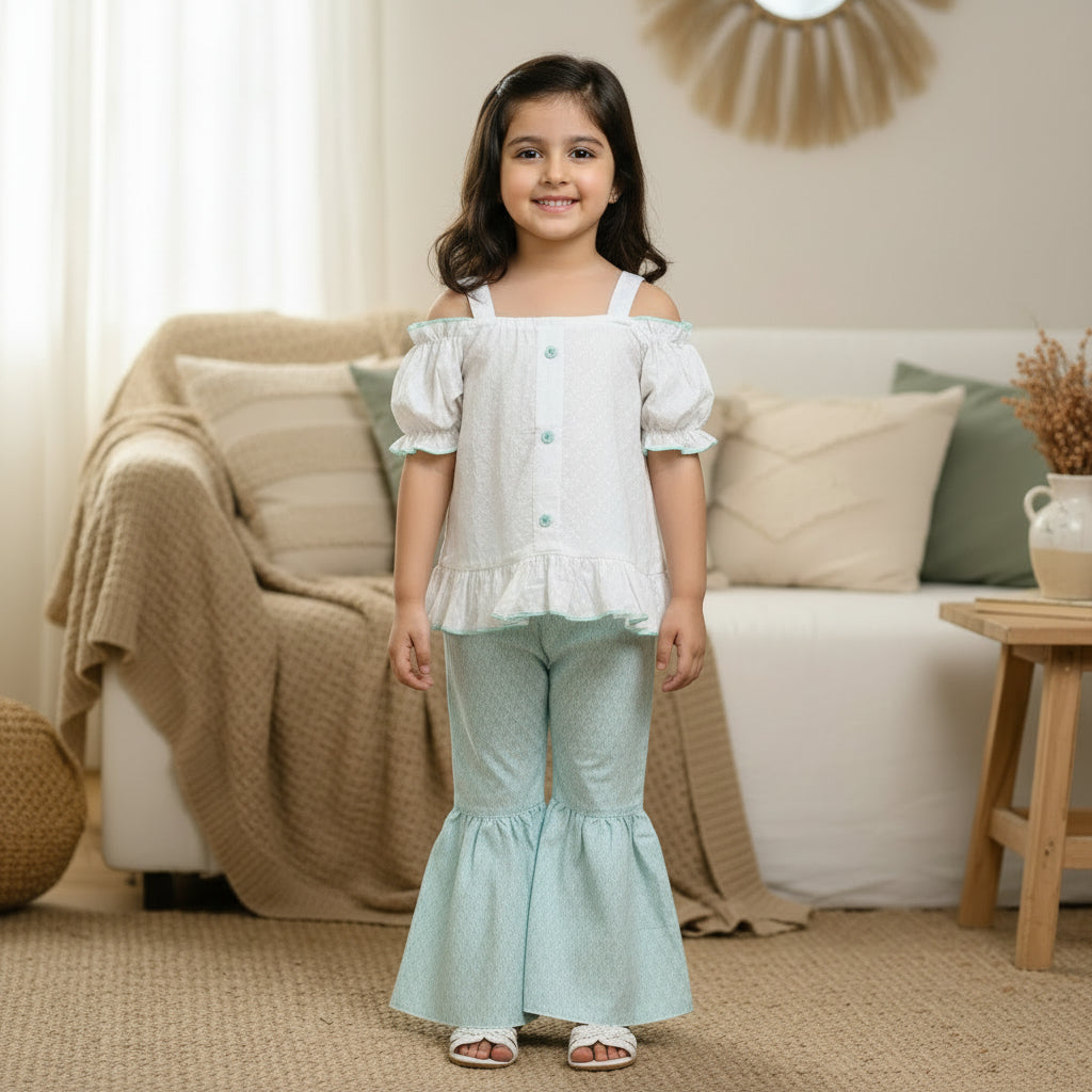 Children's outfit with top and pants