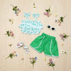 Children's outfit with top, shorts