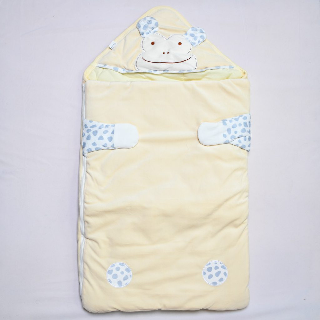 Newborn Baby Receiving Blanket Wearable Cute Bear Swaddle Blanket Flannel Quilted Sleeping Bag