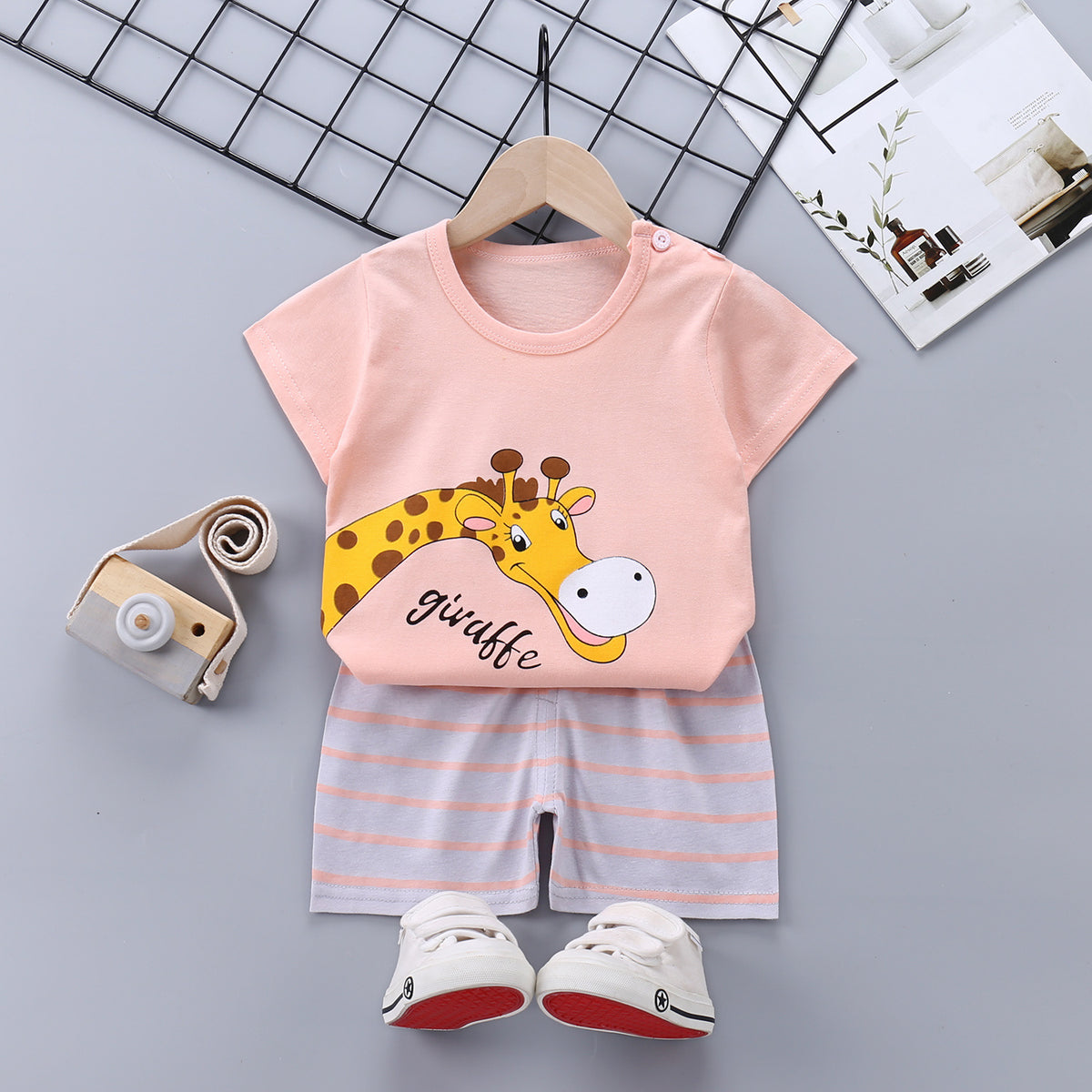 Baby Boy Toddler Boy Naughty Giraffe Character Shirt & Shorts Set – Stylish Summer Outfit for Boys