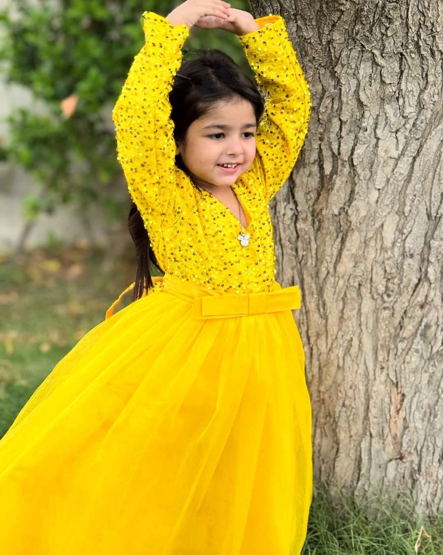 Shimmer & Shine Princess Gown – Girls' Party Dress with Sequin Bodice  for Birthdays, Parties, Weddings & More (Ages 1–12 Years)